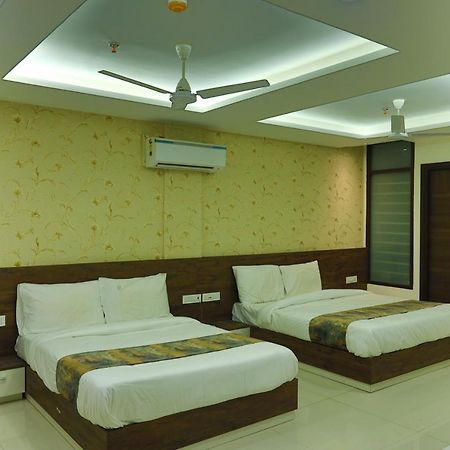 Hotel Golden Leaf Mohali Buitenkant foto